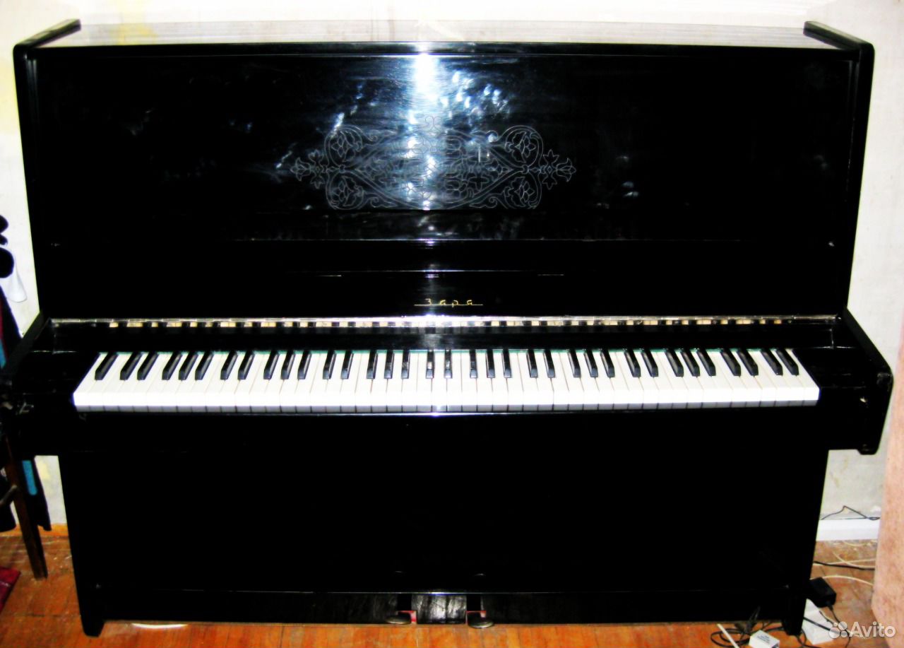 Авито куплю пианино б у. Пианино Заря. Фортепиано Заря. Пианинный лак. Лак для фортепиано.