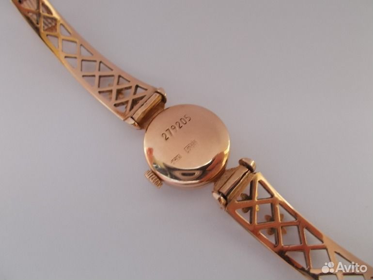 Часы браслет чайка купить. Золотые часы Чайка с золотым браслетом. Золотые часы Чайка женские с золотым браслетом. Женские золотые часы с браслетом "Чайка" 1601. Золотые часы Чайка женские.