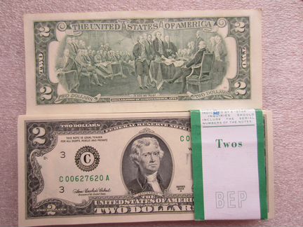 Продам банкноты США 2 доллара 2003 года