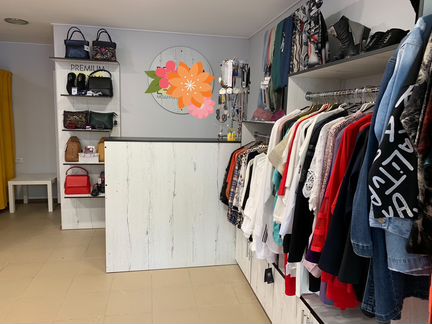 Торговая мебель для магазина одежды
