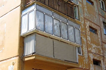 Замена стекла на балконе