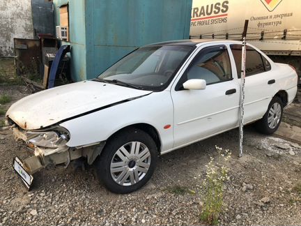 Ford Mondeo 2.0 МТ, 1998, седан, битый