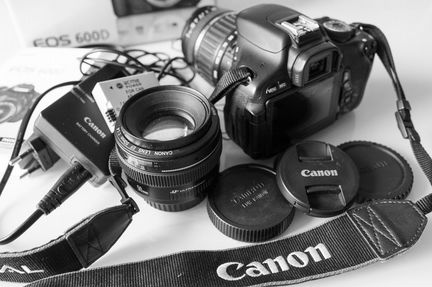 Зеркальная камера Canon EOS-600D+tamron AF 18-200
