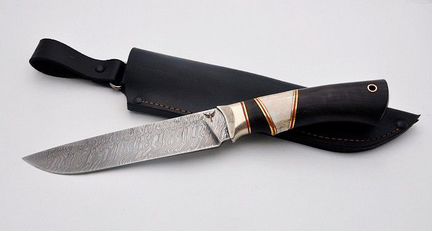 Нож из дамаской стали