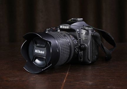 Nikon D90 kit 18-105
