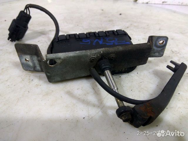 Моторчик омывателя фар правый Volvo S60 V70