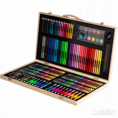Художественный набор 220 предметов в чемодане