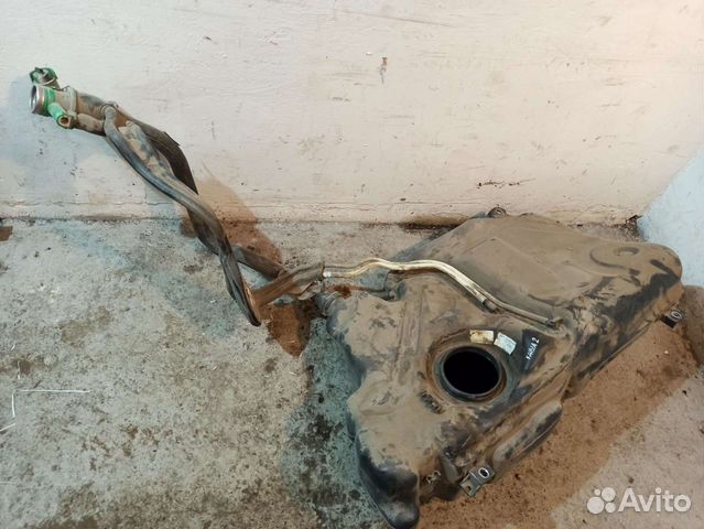 Skoda Fabia 2 топливный бак