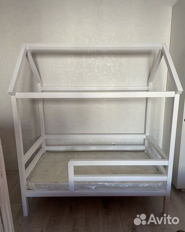 Детская кроватка - домик