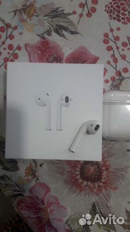 Беспроводные наушники AirPods