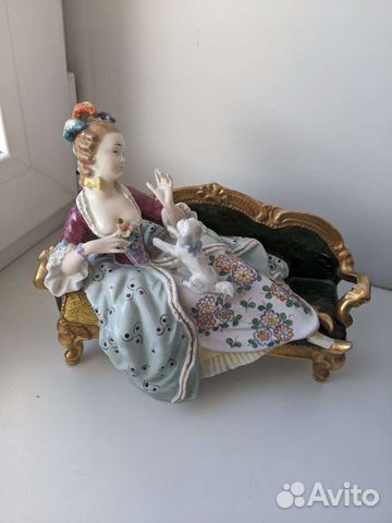 Статуэтка Дама с собачкой