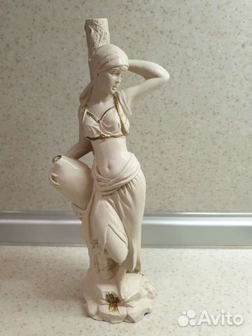 Статуэтка, вазы, бутылка