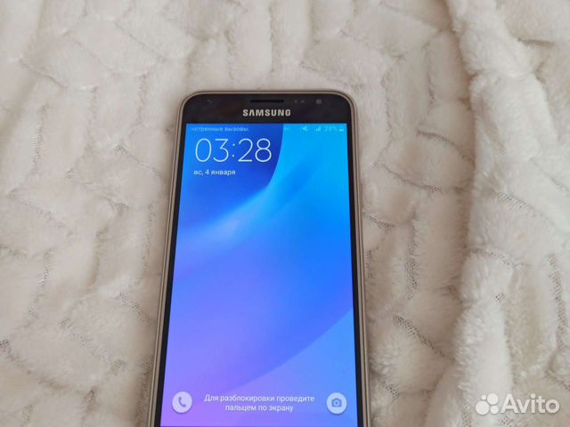 Телефон Samsung galaxy J3