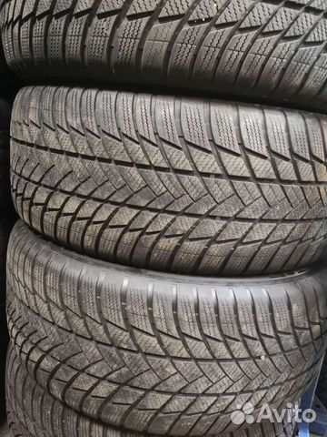 Bridgestone Blizzak LM-001 285/45 R21