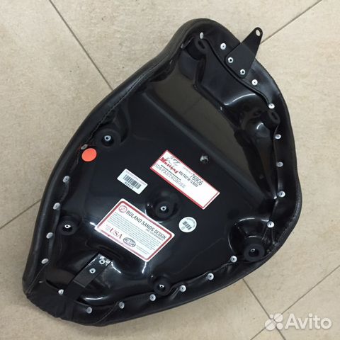 Седло на Harley Night Train RSD Boss Solo Seat Седло на Harley Night Train RSD Boss Solo Seat