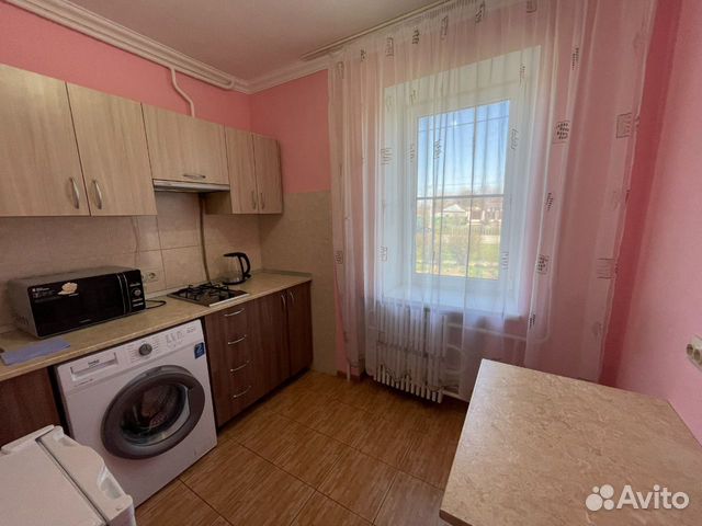 

1-к. квартира, 42 м², 1/5 эт.
