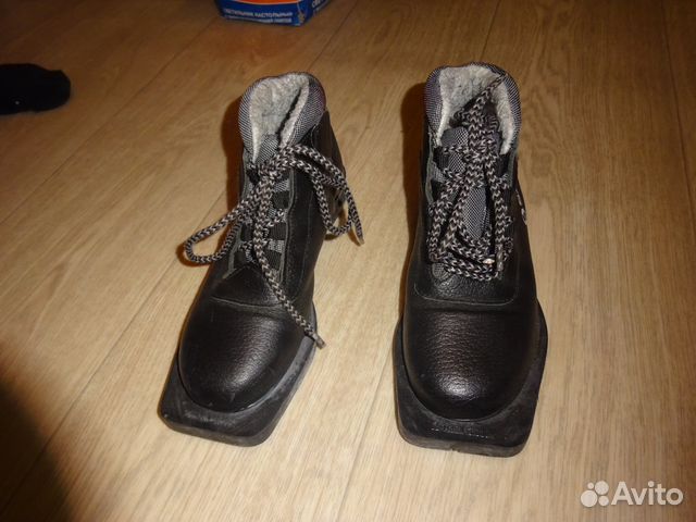 Лыжные ботинки