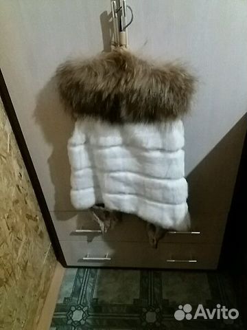 Жилет меховой кролик и енот натуральный Жилет меховой кролик и енот натуральный