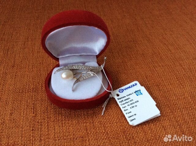 Серебряная брошь Серебряная брошь