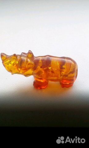 Фигурка из янтаря Фигурка из янтаря