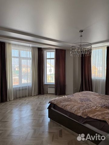 

4-к. коттедж, 240 м²