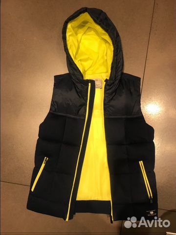 Жилетка новая Zara 9 лет Жилетка новая Zara 9 лет