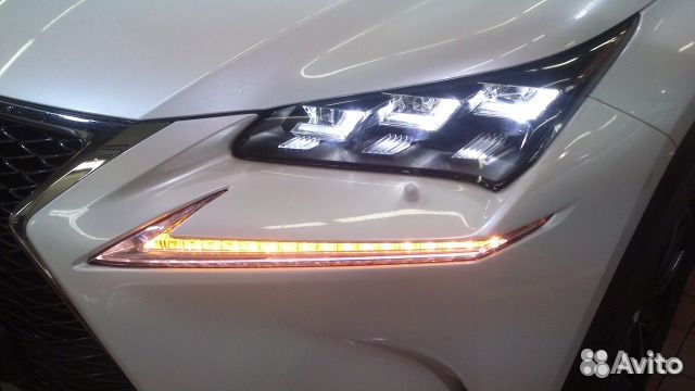 Поворотник дхо в бампер Lexus NX оригинал