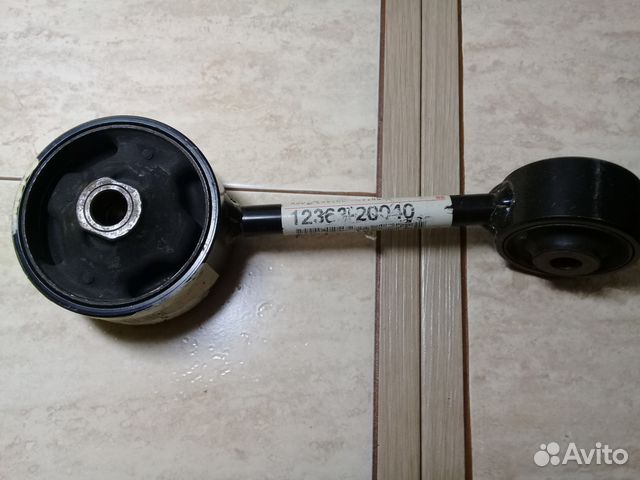 Подушка двигателя на Лексус