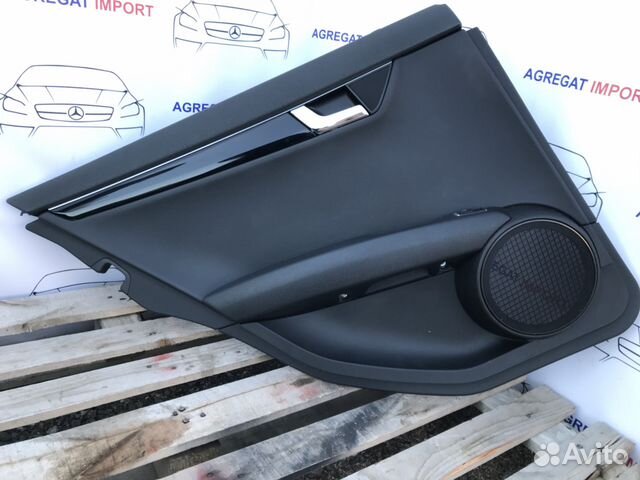 Обшивка задней левой двери Мерседес C w204 Обшивка задней левой двери Мерседес C w204