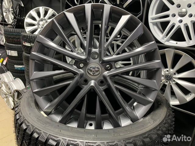 Шикарные диски R18 на Toyota Camry Шикарные диски R18 на Toyota Camry
