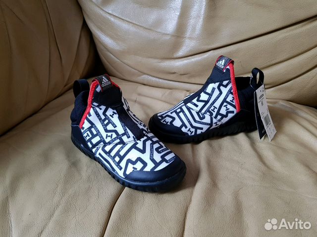 Кроссовки Adidas новые детские 26 р Кроссовки Adidas новые детские 26 р