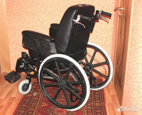 Кресло для инвалидов FS204BJQ Armed