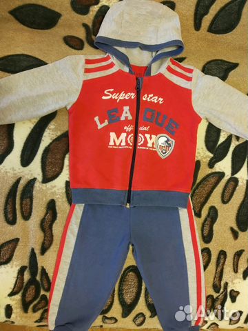 Спортивный костюм Спортивный костюм