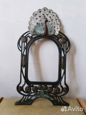 Чугунная рамка для зеркала