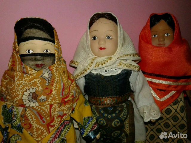 Куклы фарфор в нац костюмах разных стран