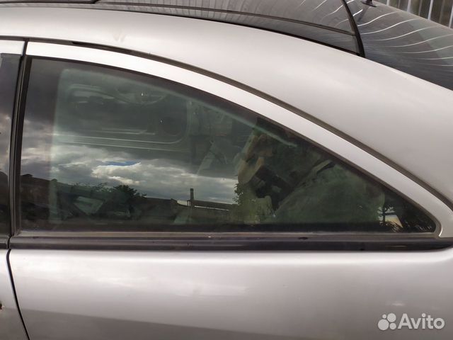 Mercedes c-class w203 стекло глухое левое