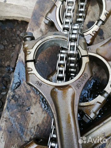 Комплект поршней с шатунами на мотор VAG/2.3 AGZ