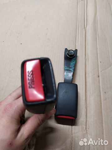 Замок переднего ремня Mitsubishi