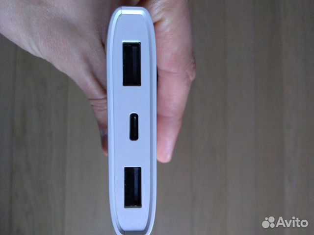 Повер Power + беспроводная зарядка 10.000mah