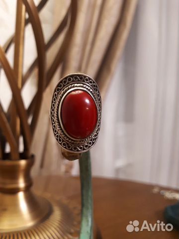 Серебряное кольцо и серьги с кораллами