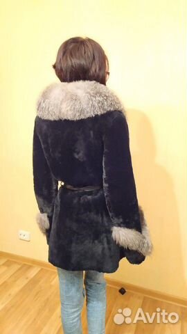 Шуба из мутона с чернобуркой Шуба из мутона с чернобуркой
