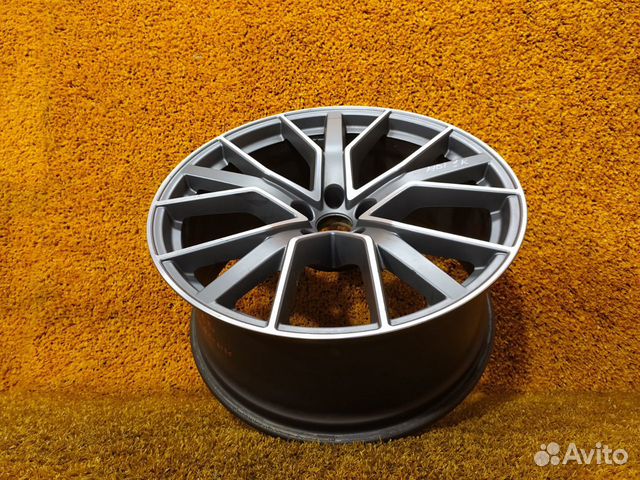 Диск Audi Rs6 3 C7 (б/у) Диск Audi Rs6 3 C7 (б/у)