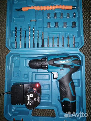 Шуруповёрт makita 12 вольт с насадками