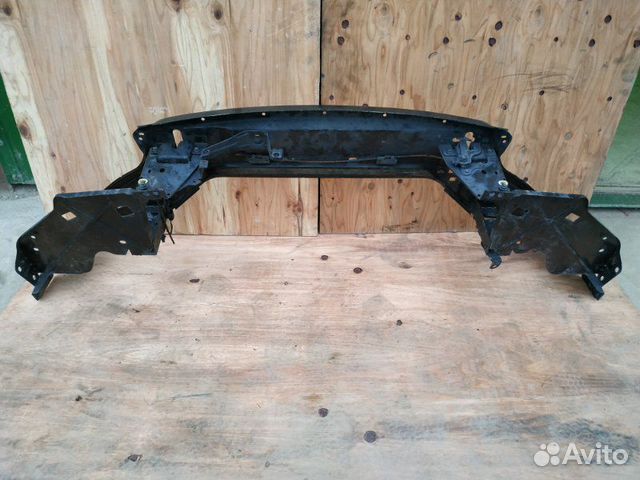 Передняя панель рамка радиатора Volvo V70 B5254T6 Передняя панель рамка радиатора Volvo V70 B5254T6