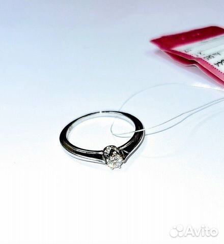 Золотое кольцо с природным бриллиантом Золотое кольцо с природным бриллиантом