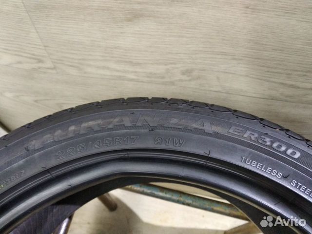 Пара шин Bridgestone ER 300 (2 шт) 225/45 R17 Пара шин Bridgestone ER 300 (2 шт) 225/45 R17