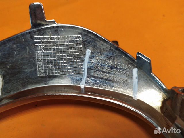Накладка бампера передняя правая Toyota Corolla 12 Накладка бампера передняя правая Toyota Corolla 12