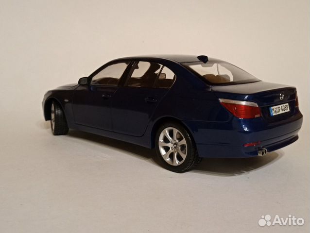 Bmw E60 5er Kyosho 1:18 Ярко синий Bmw E60 5er Kyosho 1:18 Ярко синий