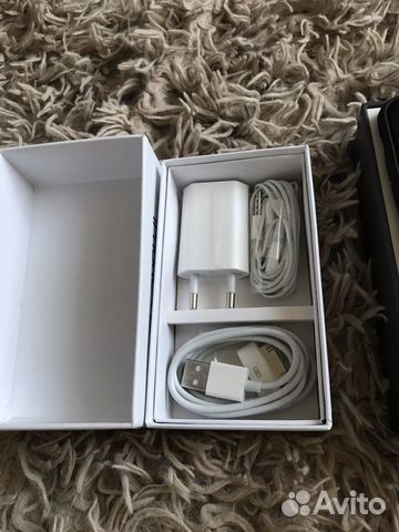 Телефон iPhone Телефон iPhone