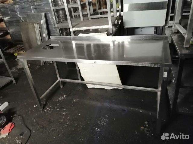 Стол из нержавейки отверстием 1700/700 Стол из нержавейки отверстием 1700/700